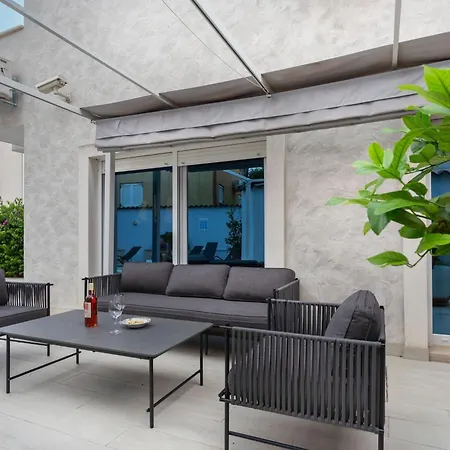 Bianco Nero - Happy 아파트 *