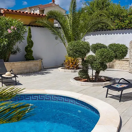 Bianco Nero With Pool - Happy Apartment *