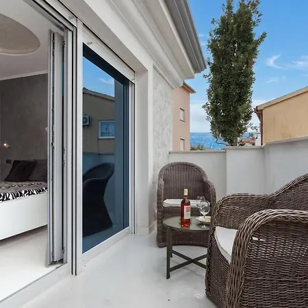 דירה Bianco Nero With Pool - Happy פולה