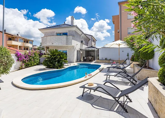 Bianco Nero - Happy Apartment Pula